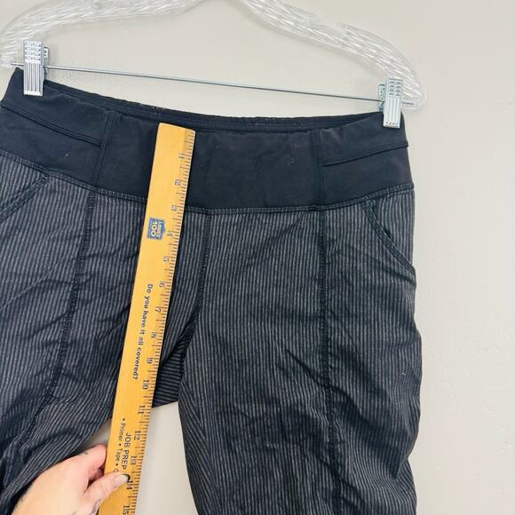 Lucy Activewear Gray Ruched Side Cropped Pants Women’s Size M - Picture 3 of 7